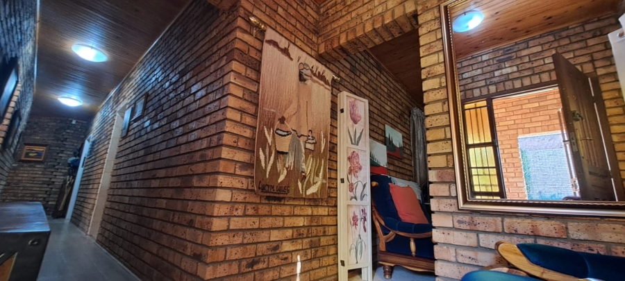 4 Bedroom Property for Sale in La Provance Free State